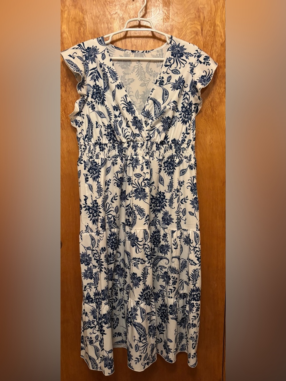 SHEIN Curve White and Navy Floral V-Neck Tiered Midi Dress